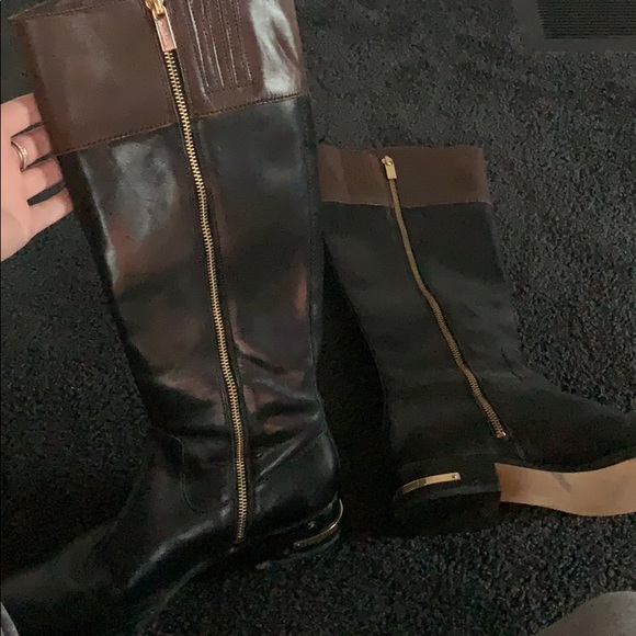 Micheal Kors boots - Picture 2 of 3
